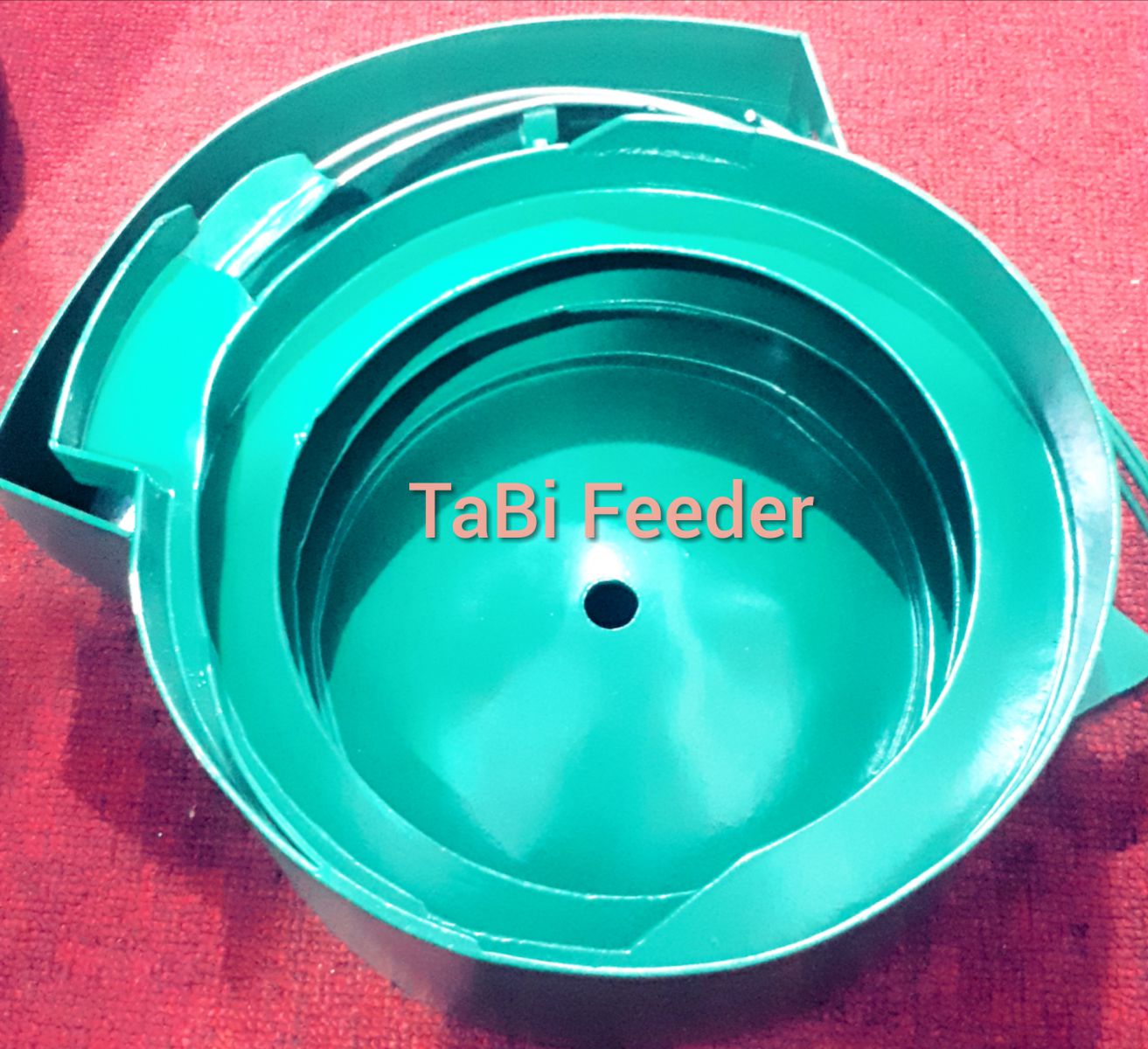 mâm rung (bowl feeder)